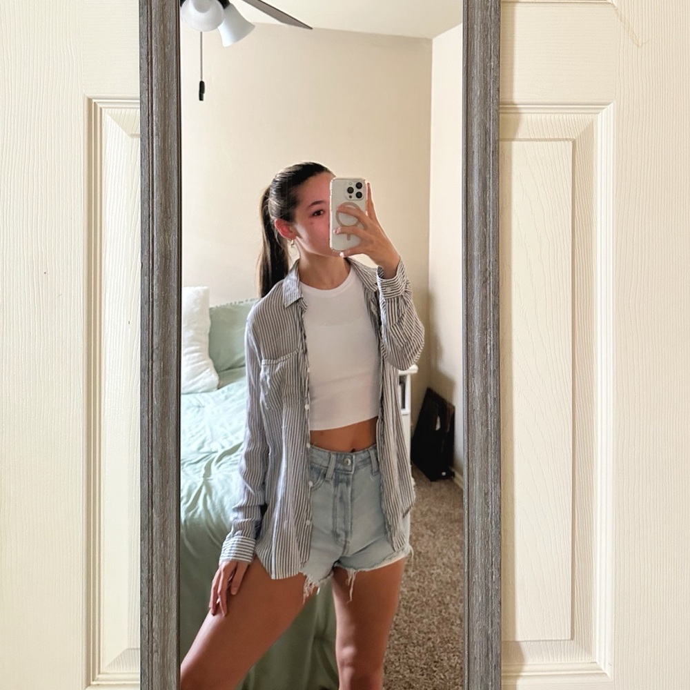 boutique brand button up